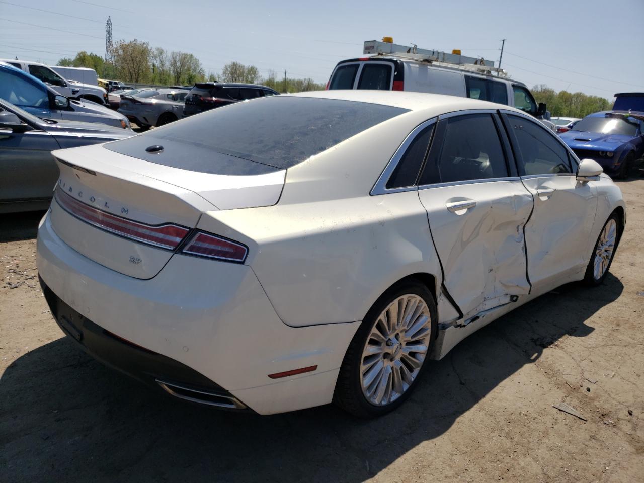 Photo 4 from auction – 2013 LINCOLN MKZ with VIN 3LN6L2GK8DR801331