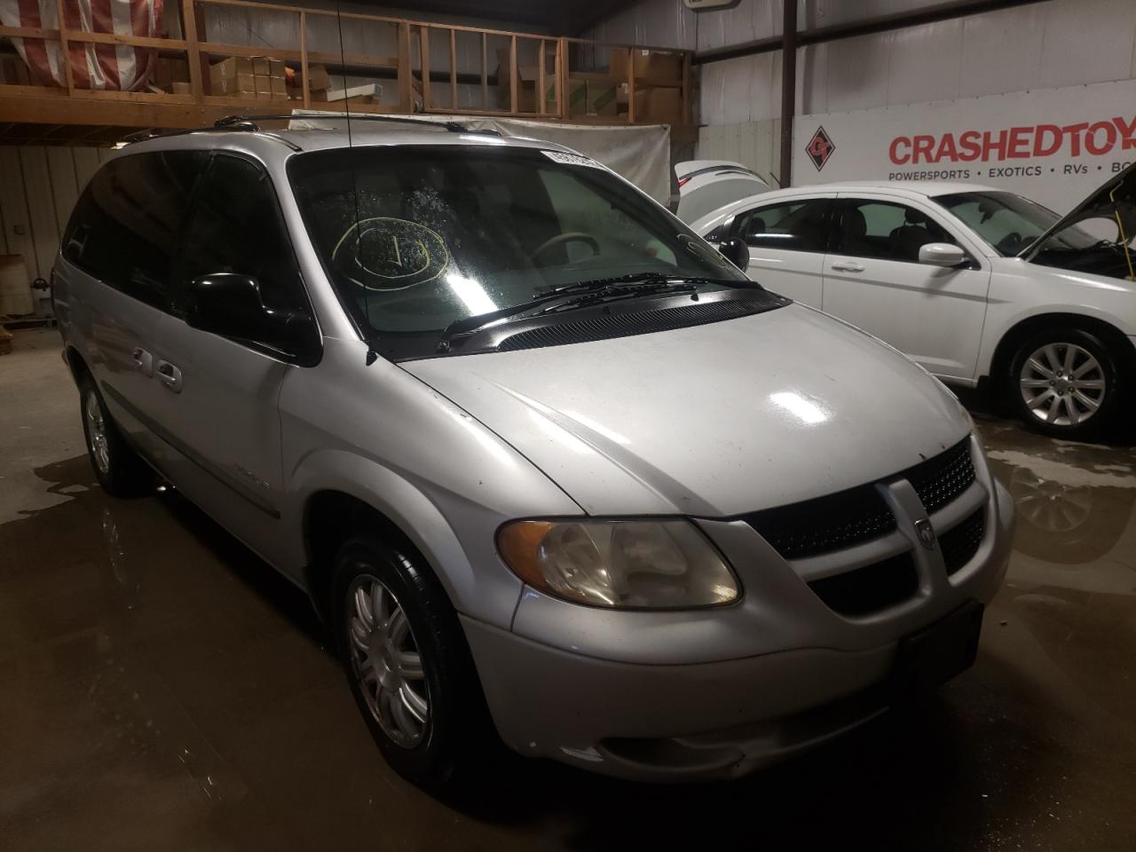 DODGE GRAND CARA 2001 with VIN 2B4GP44G31R185934 - Photo from auction