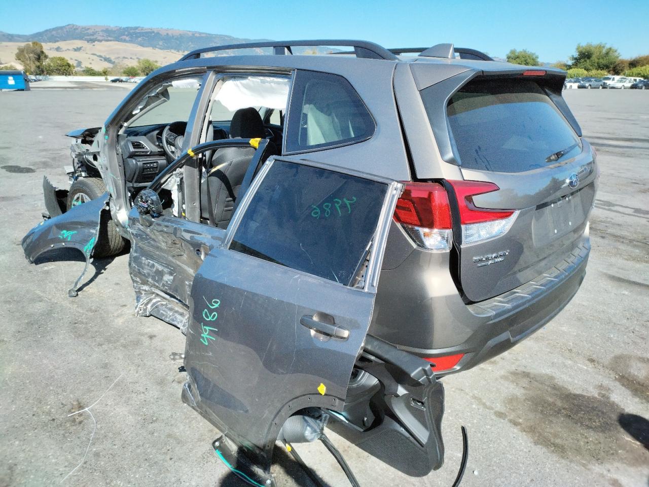 Photo 3 from auction – 2021 SUBARU FORESTER P with VIN JF2SKAJC6MH556923