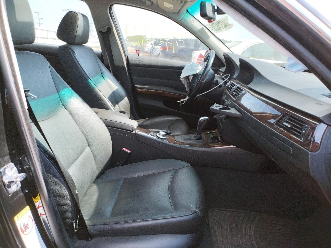 Photo 5 from auction – 2006 BMW 330 XI with VIN WBAVD33596KV60192