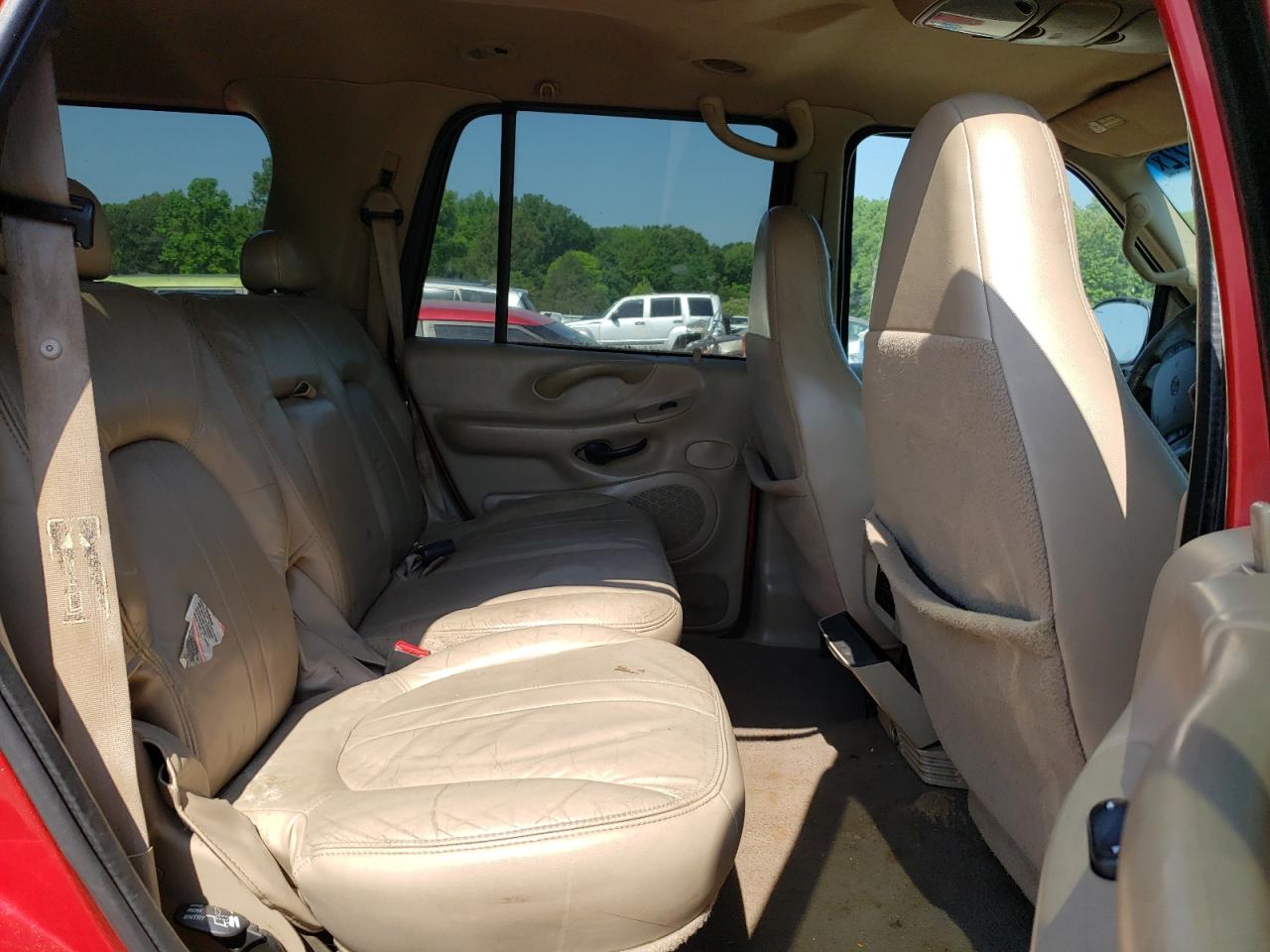 Photo 6 from auction – 2000 FORD EXPEDITION with VIN 1FMPU18L1YLA82009