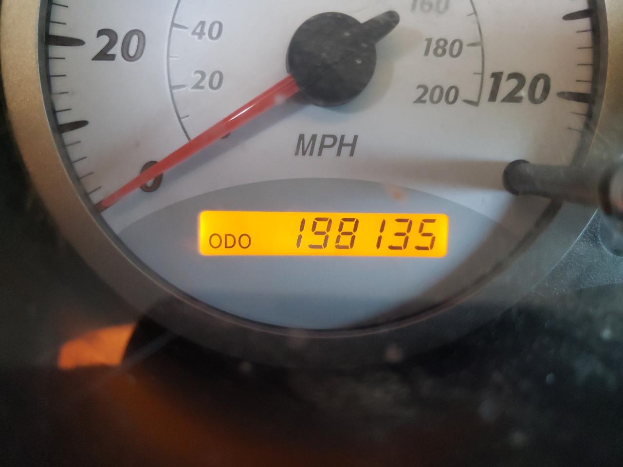 Photo 8 from auction – 2004 TOYOTA RAV4 with VIN JTEGD20V340028404