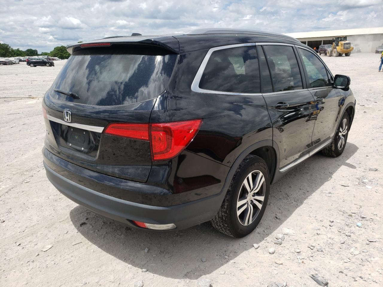 Photo 4 from auction – 2017 HONDA PILOT EXL with VIN 5FNYF5H56HB005005