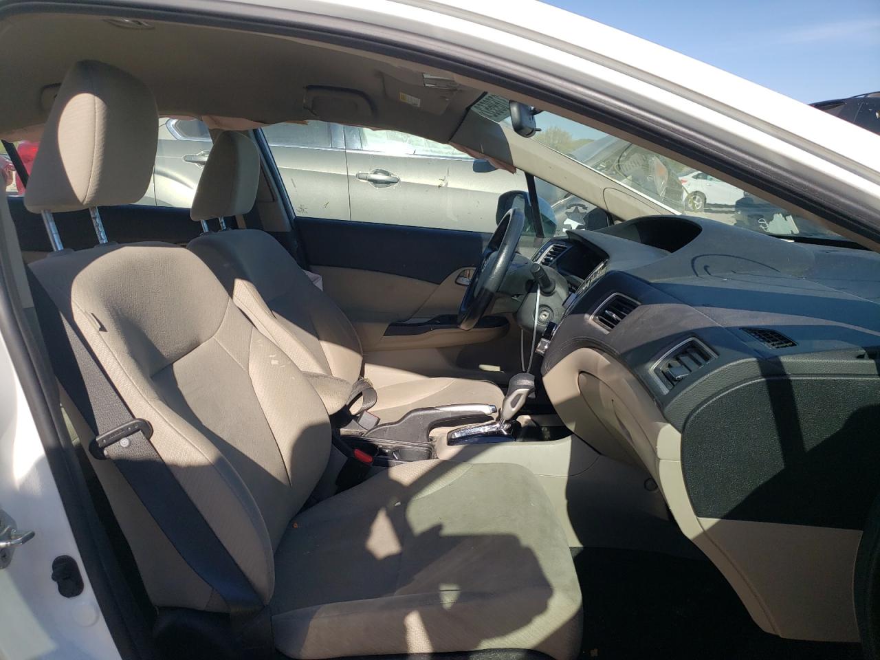 Photo 5 from auction – 2013 HONDA CIVIC LX with VIN 19XFB2F55DE098992