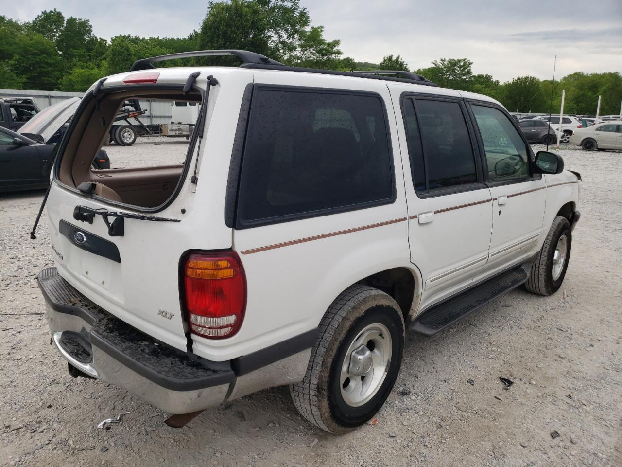 Photo 4 from auction – 1998 FORD EXPLORER with VIN 1FMZU34E1WUC68071