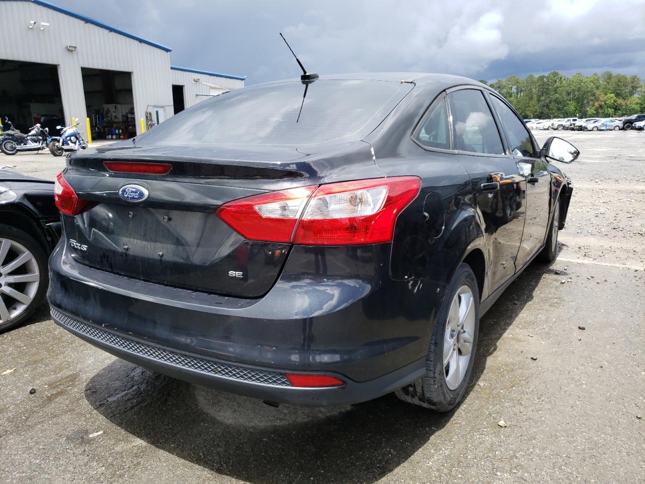 Photo 4 from auction – 2014 FORD FOCUS SE with VIN 1FADP3F28EL344615