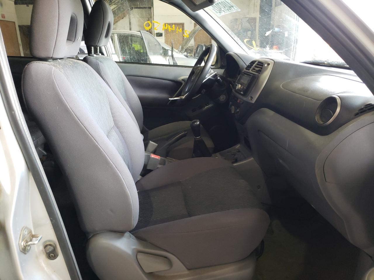 Photo 5 from auction – 2003 TOYOTA RAV4 with VIN JTEGH20V130093173