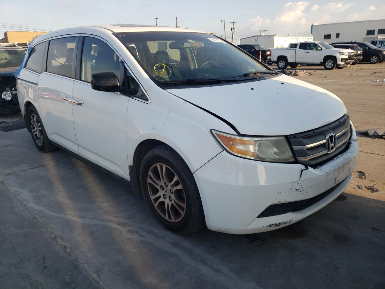 HONDA ODYSSEY EX 2011 with VIN 5FNRL5H60BB070512 - Photo from auction