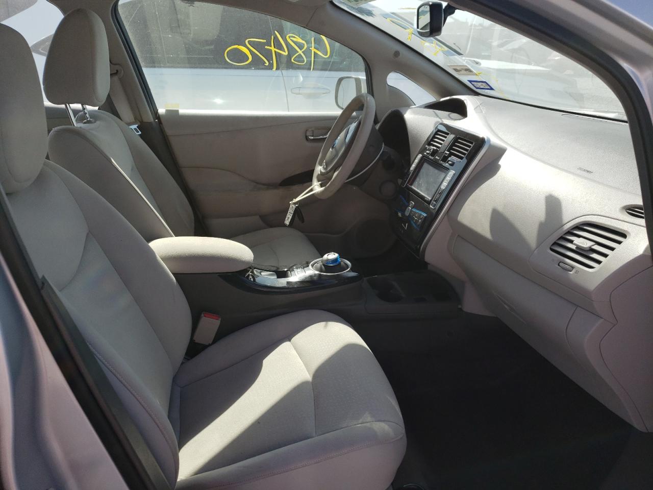 Photo 5 from auction – 2011 NISSAN LEAF SV with VIN JN1AZ0CPXBT007657