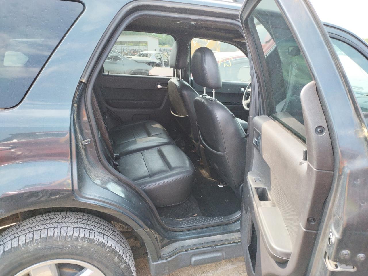 Photo 6 from auction – 2008 FORD ESCAPE LIM with VIN 1FMCU04198KB24803