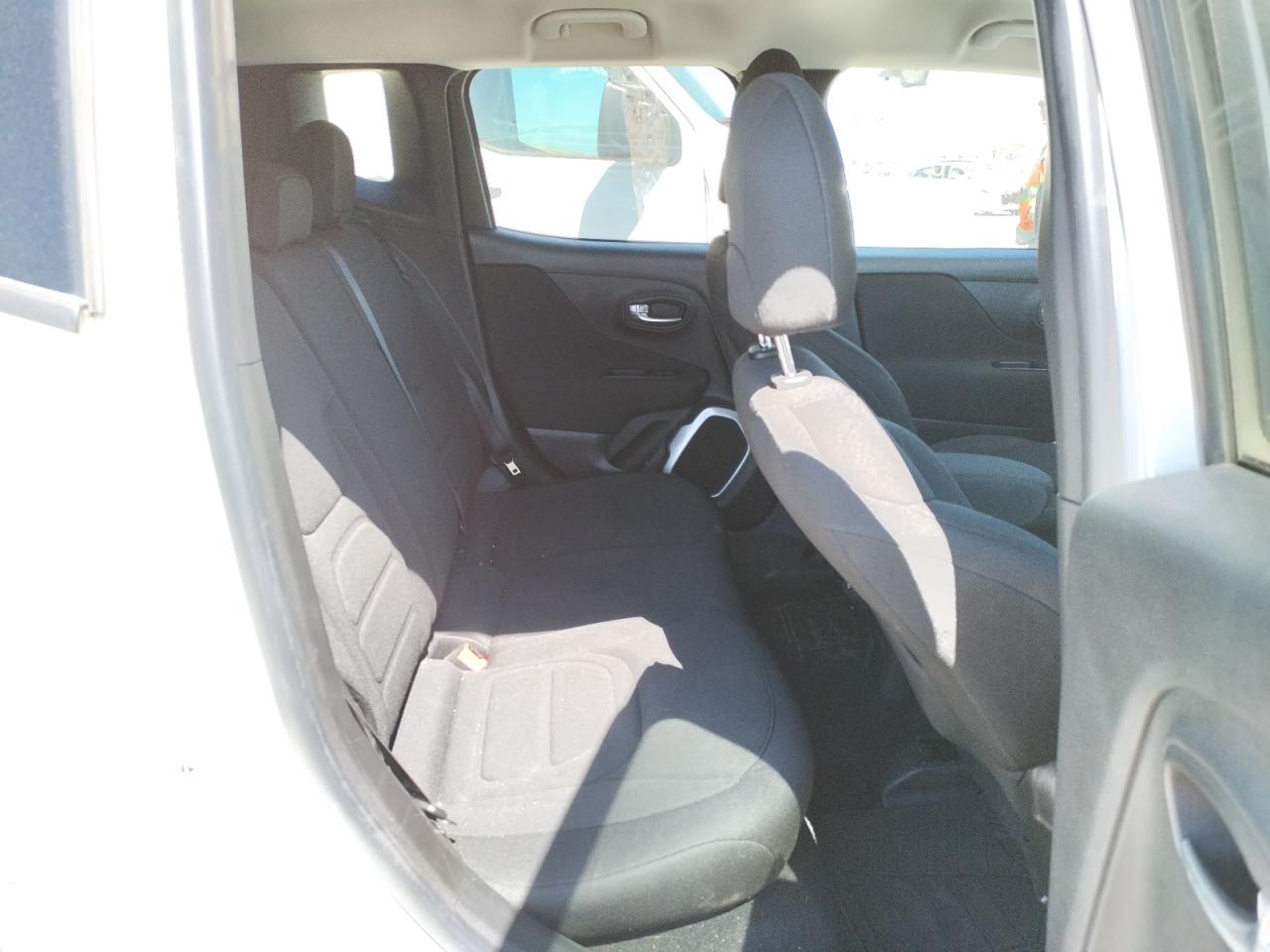 Photo 17 from auction – 2018 JEEP RENEGADE L with VIN ZACCJABBXJPH04006