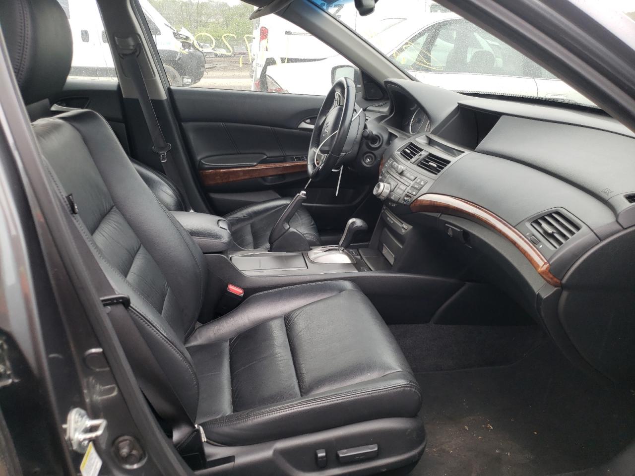 Photo 5 from auction – 2011 HONDA ACCORD EXL with VIN 1HGCP2F86BA087094