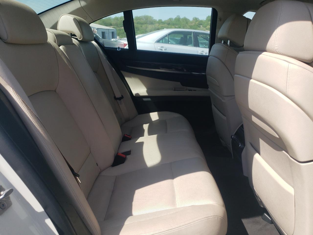Photo 6 from auction – 2012 BMW 740 I with VIN WBAKA4C53CDS99143
