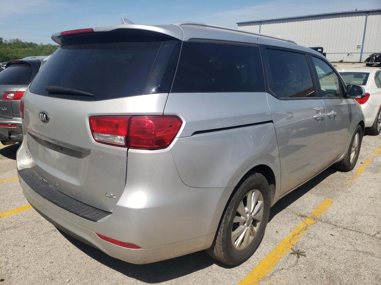 Photo 4 from auction – 2015 KIA SEDONA LX with VIN KNDMB5C17F6071750