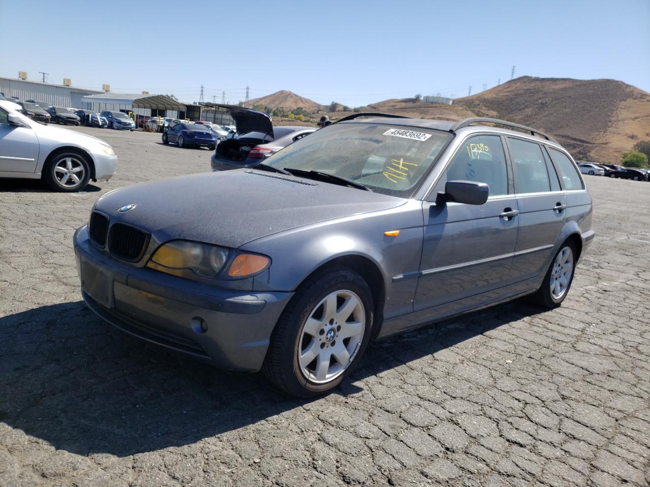 Photo 2 from auction – 2003 BMW 325 IT with VIN WBAEN33493PC11801