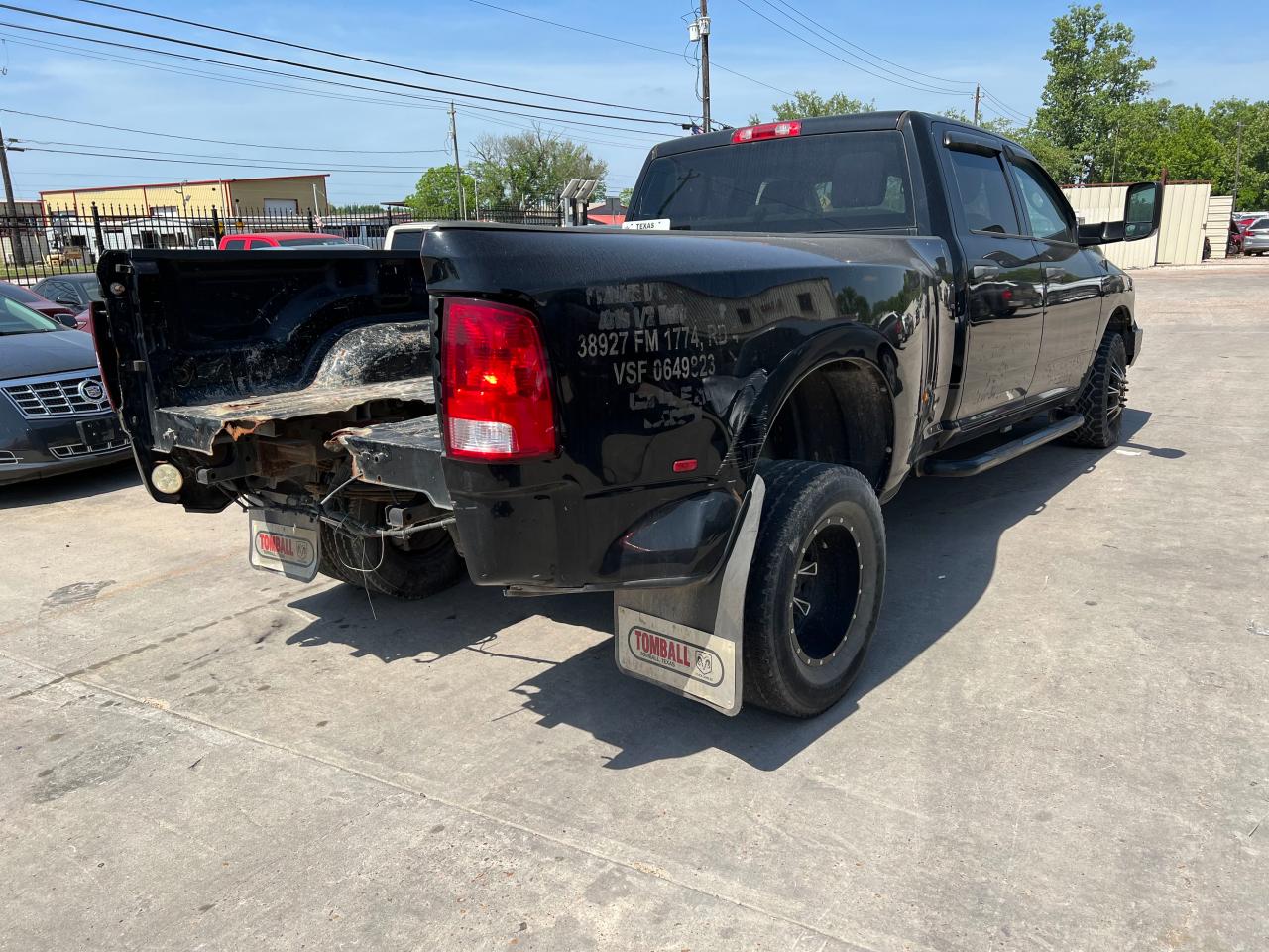 Photo 4 from auction – 2015 RAM 3500 ST with VIN 3C63RPGL6FG533509