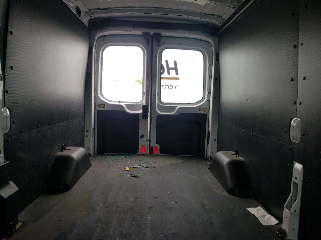 Photo 6 from auction – 2019 FORD TRANSIT T- with VIN 1FTYR2CM0KKB08077