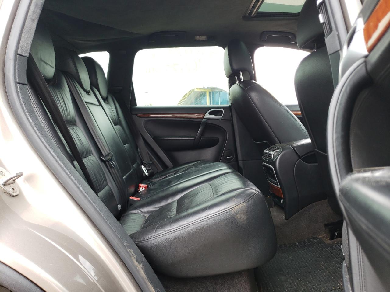 Photo 6 from auction – 2004 PORSCHE CAYENNE TU with VIN WP1AC29P84LA92937