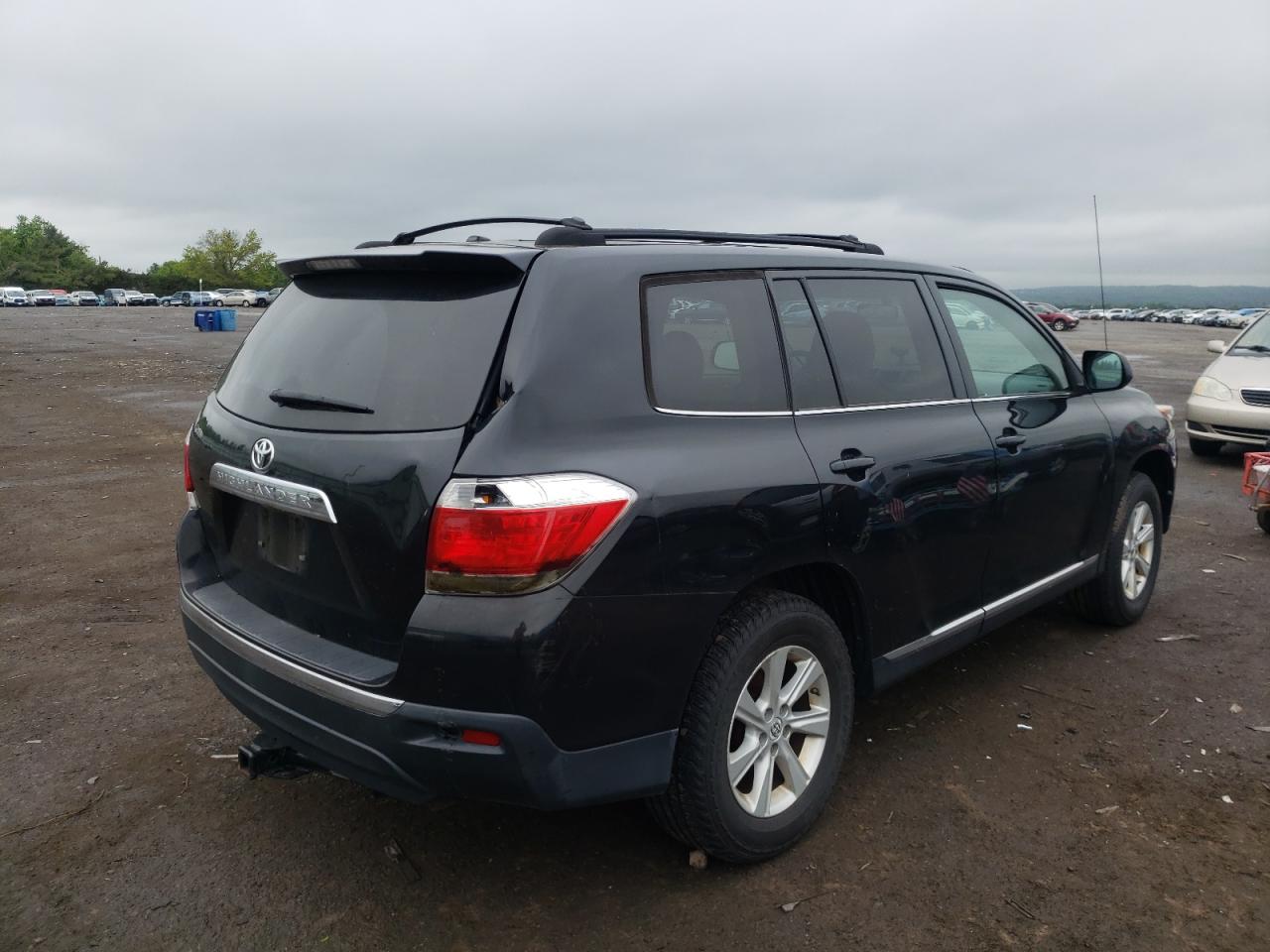 Photo 4 from auction – 2011 TOYOTA HIGHLANDER with VIN 5TDZA3EH5BS016408