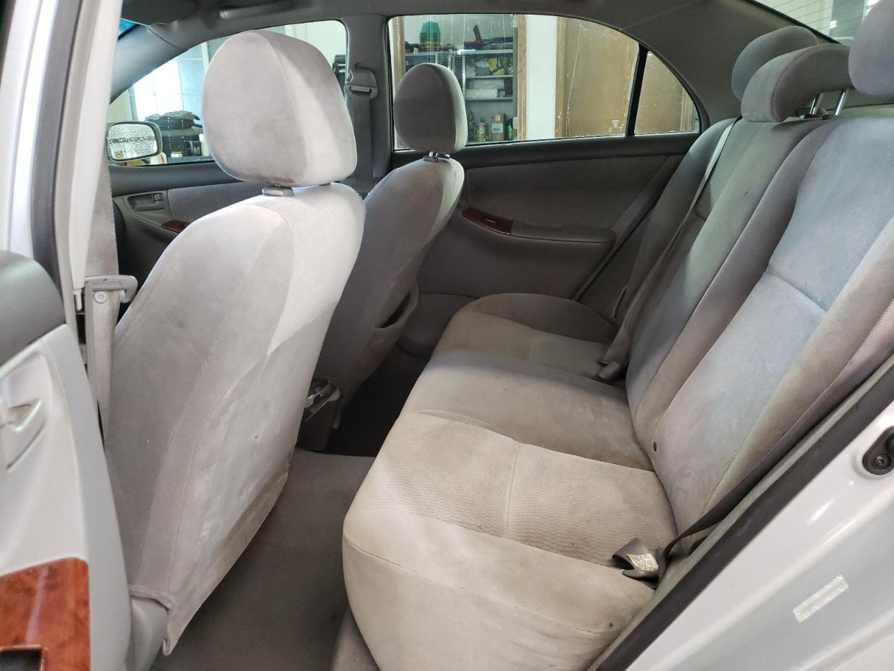 Photo 6 from auction – 2005 TOYOTA COROLLA with VIN 1NXBR32E15Z458103