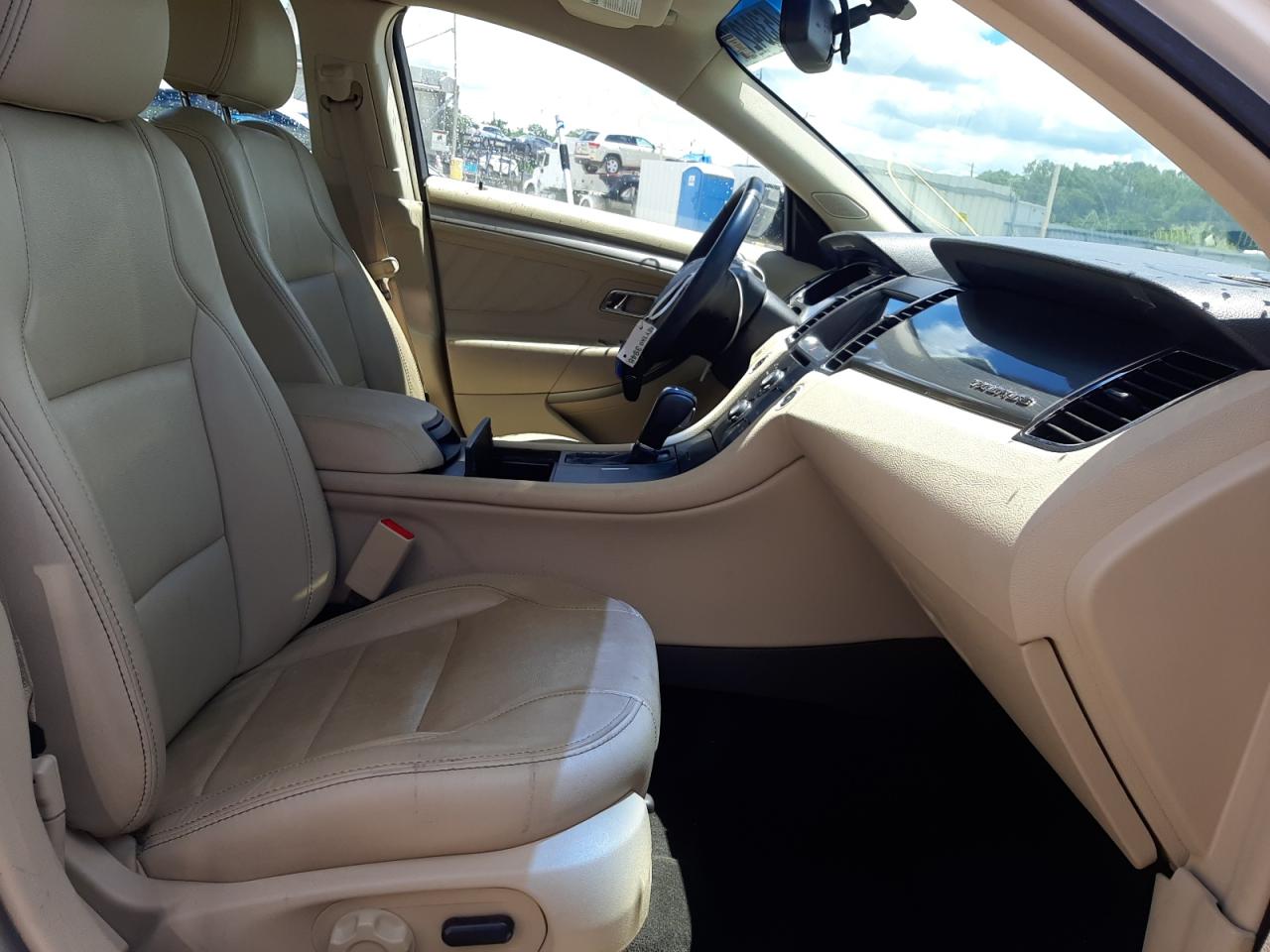 Photo 5 from auction – 2016 FORD TAURUS SEL with VIN 1FAHP2E8XGG118458
