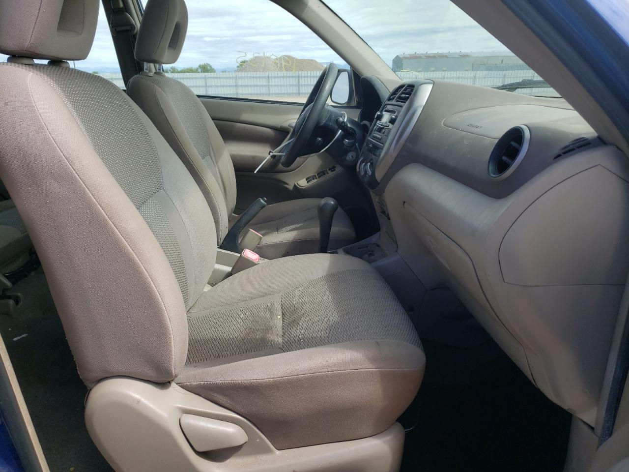 Photo 5 from auction – 2004 TOYOTA RAV4 with VIN JTEGD20V340028404