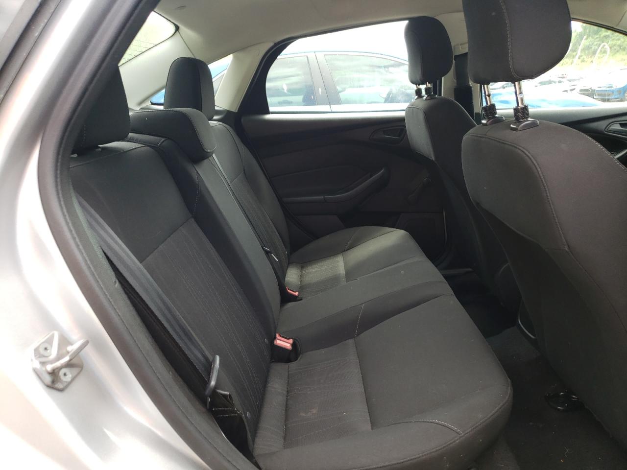 Photo 6 from auction – 2015 FORD FOCUS with VIN 1FADP3E20FL286874