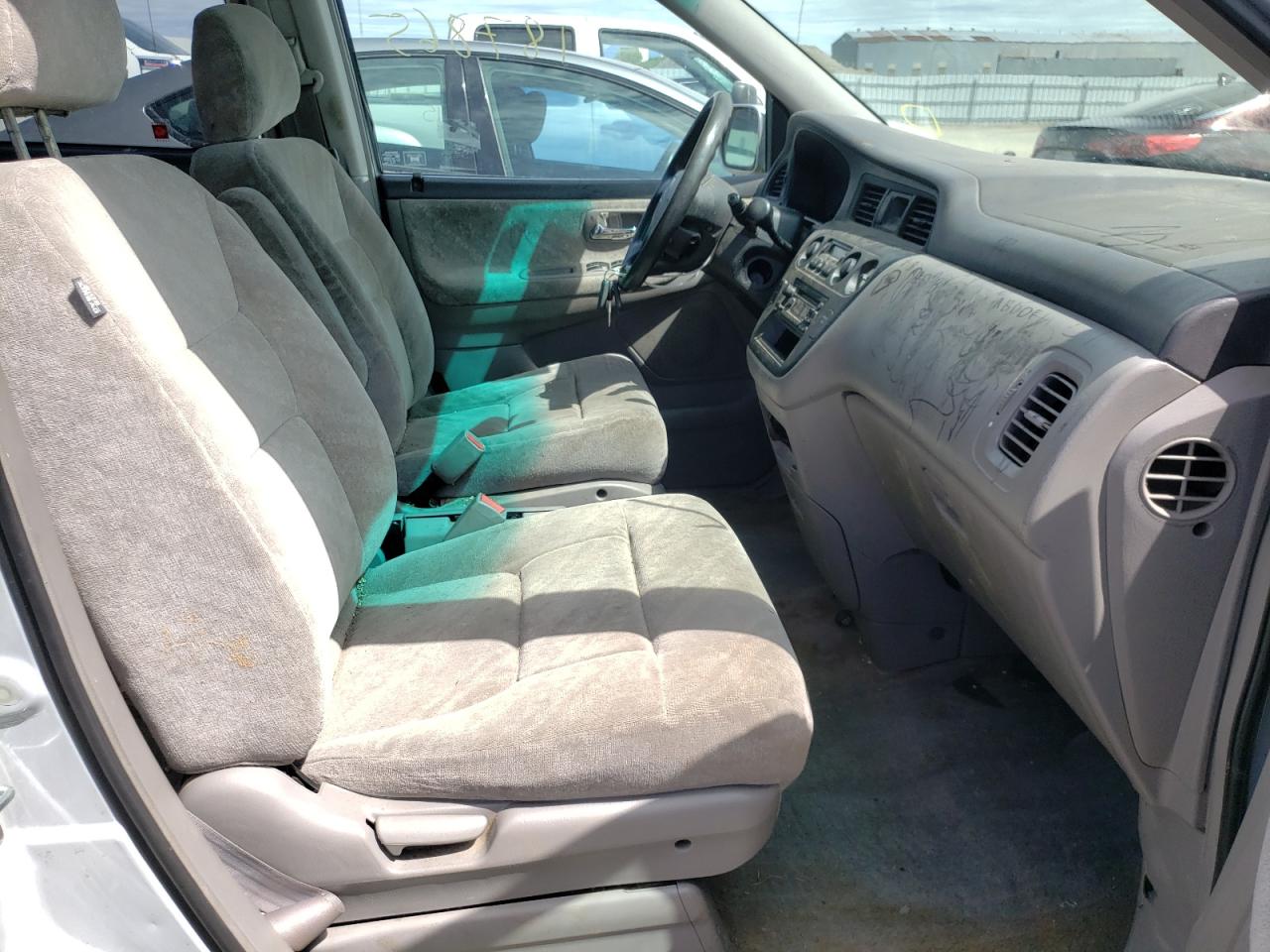 Photo 5 from auction – 2003 HONDA ODYSSEY EX with VIN 5FNRL18673B041020