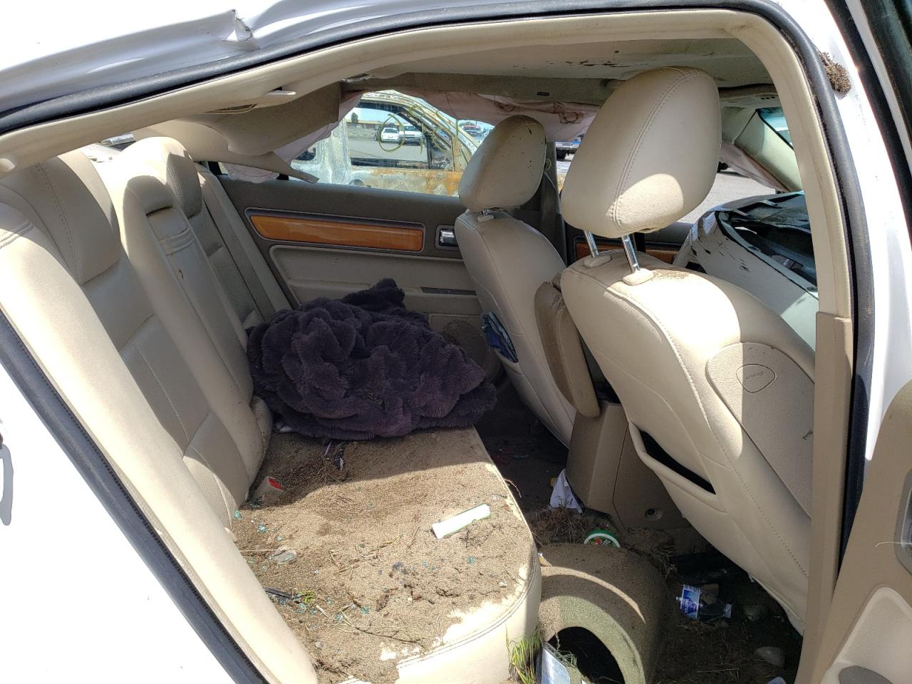 Photo 6 from auction – 2009 LINCOLN MKZ with VIN 3LNHM26T59R615317