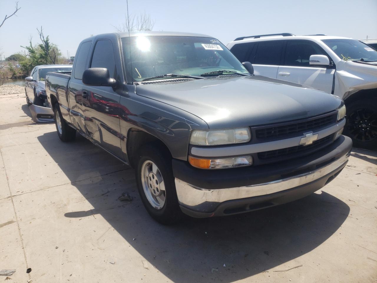 CHEVROLET SILVERADO 2002 with VIN 2GCEC19V921310513 - Photo from auction