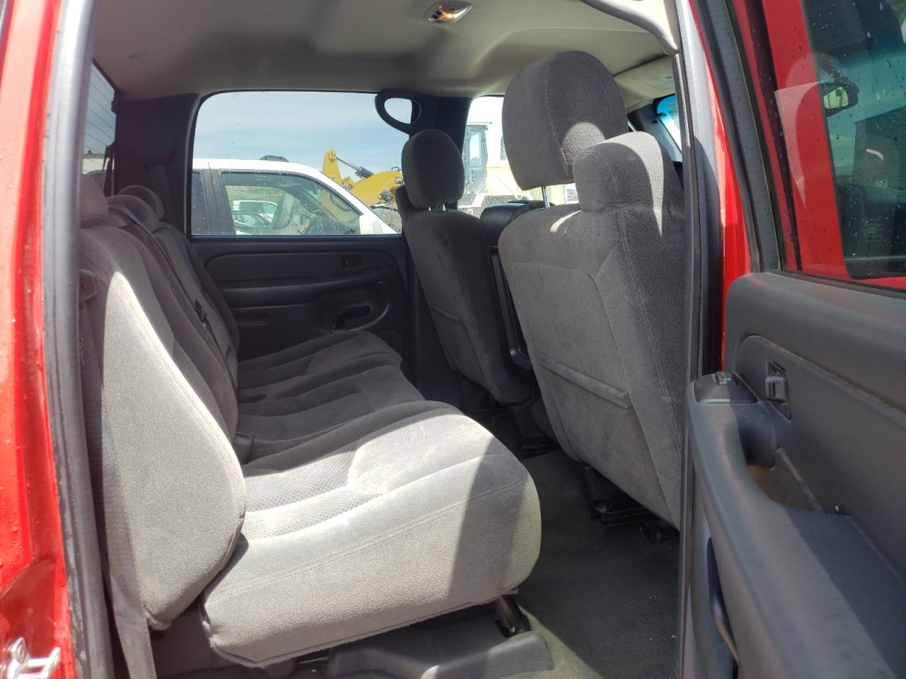Photo 6 from auction – 2004 CHEVROLET SILVERADO with VIN 2GCEK13T741428508