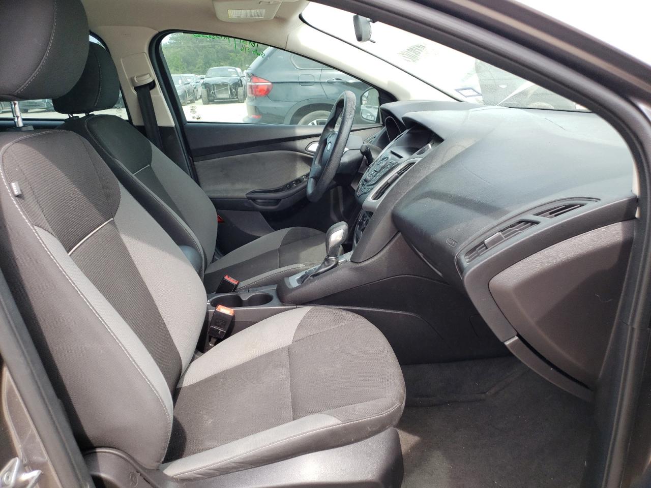 Photo 5 from auction – 2014 FORD FOCUS SE with VIN 1FADP3F27EL348574