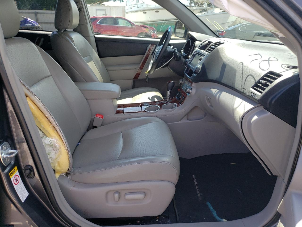 Photo 5 from auction – 2013 TOYOTA HIGHLANDER with VIN 5TDYK3EH0DS111986