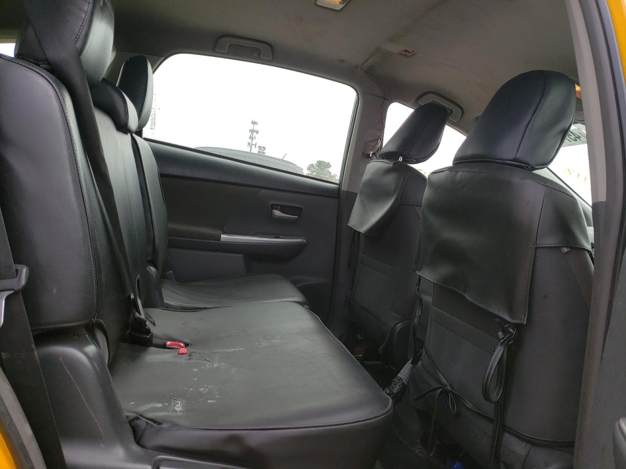 Photo 6 from auction – 2014 TOYOTA PRIUS V with VIN JTDZN3EU9E3321918