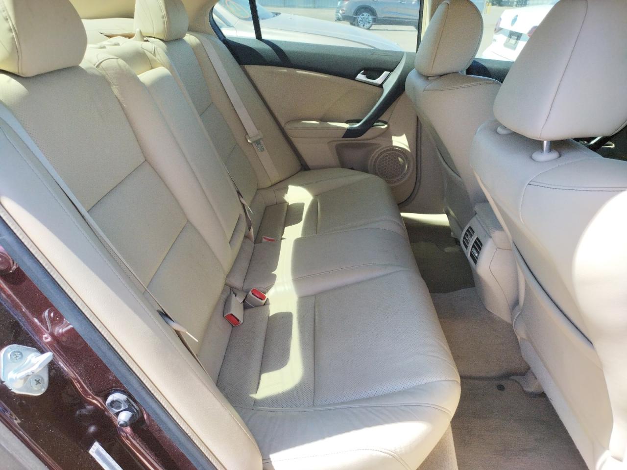 Photo 6 from auction – 2012 ACURA TSX with VIN JH4CU2F44CC020101
