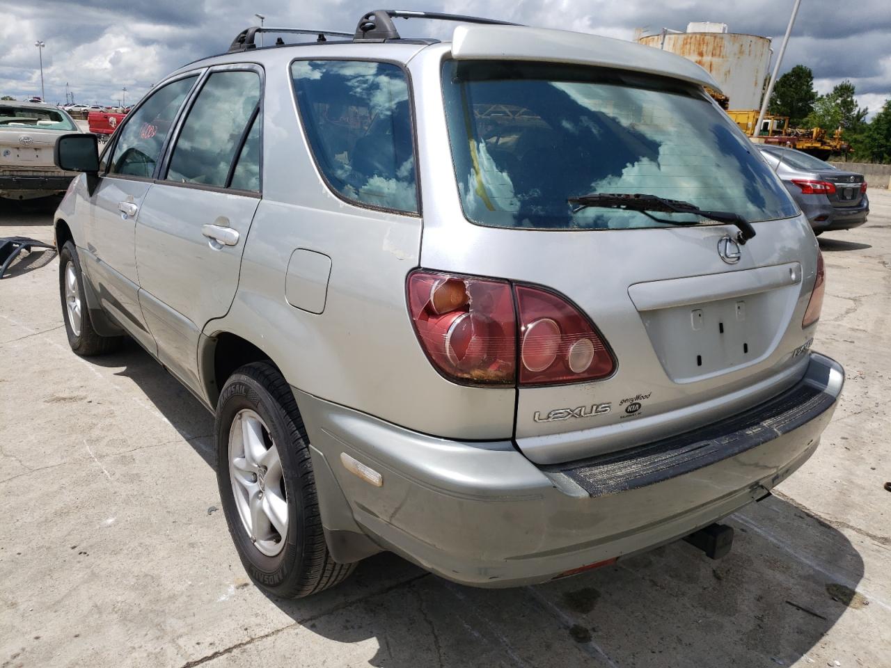 Photo 3 from auction – 1999 LEXUS RX 300 with VIN JT6GF10U5X0037410