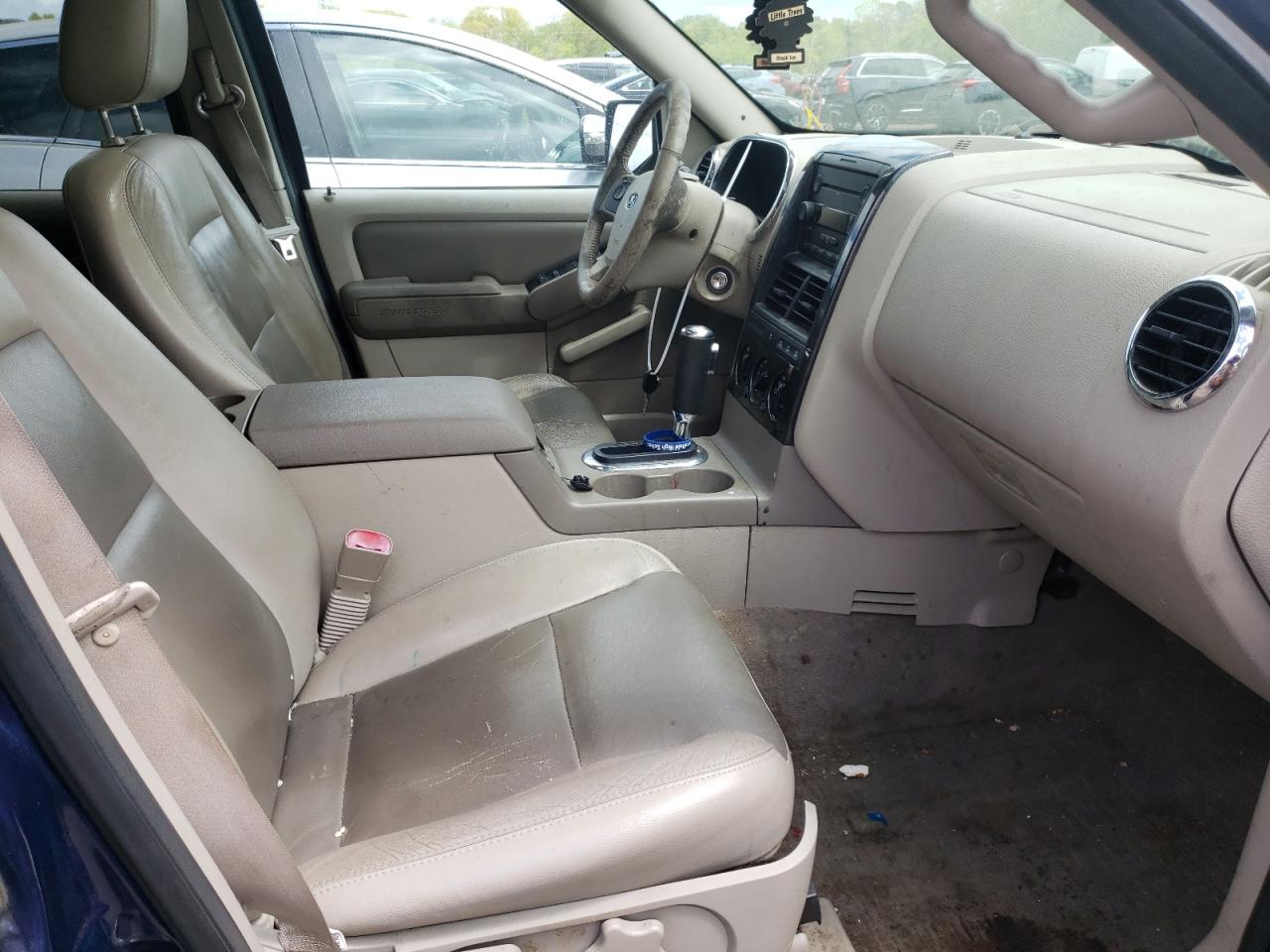 Photo 5 from auction – 2007 FORD EXPLORER X with VIN 1FMEU73E17UB72708