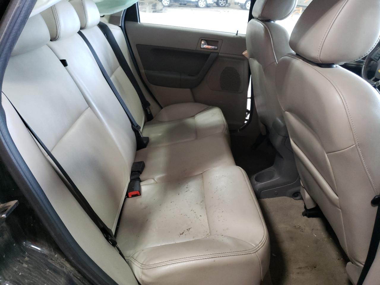 Photo 6 from auction – 2010 FORD FOCUS SEL with VIN 1FAHP3HNXAW214465