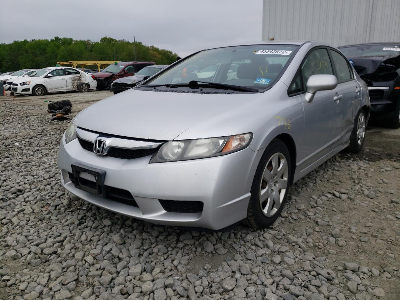 Photo 2 from auction – 2009 HONDA CIVIC LX with VIN 2HGFA16539H352175