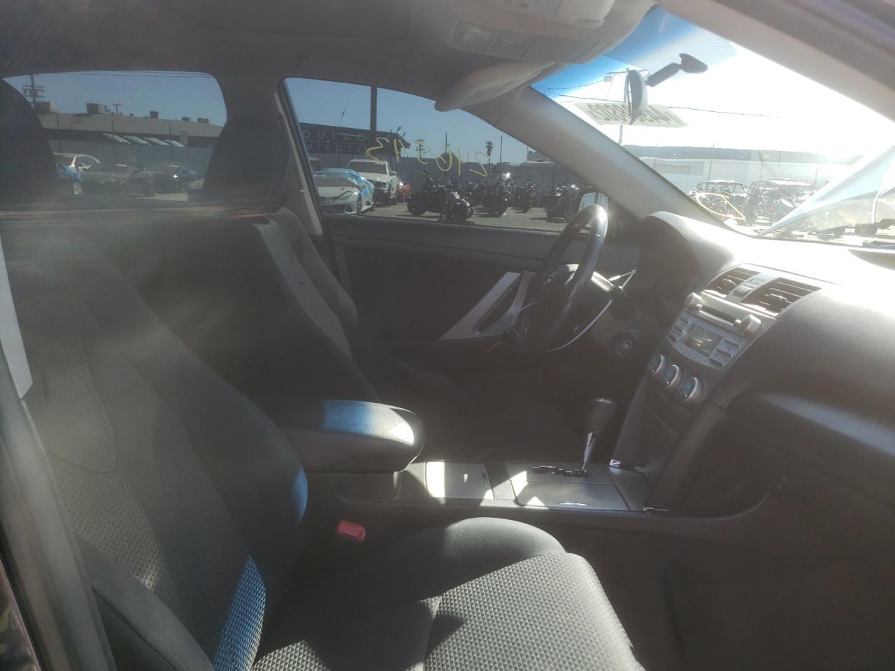 Photo 5 from auction – 2007 TOYOTA CAMRY with VIN 4T1BE46K47U172881