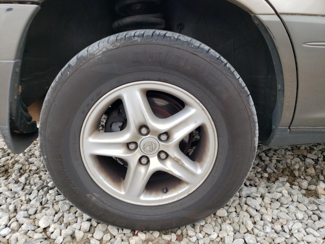 Photo 9 from auction – 2001 LEXUS RX 300 with VIN JTJHF10U510172565