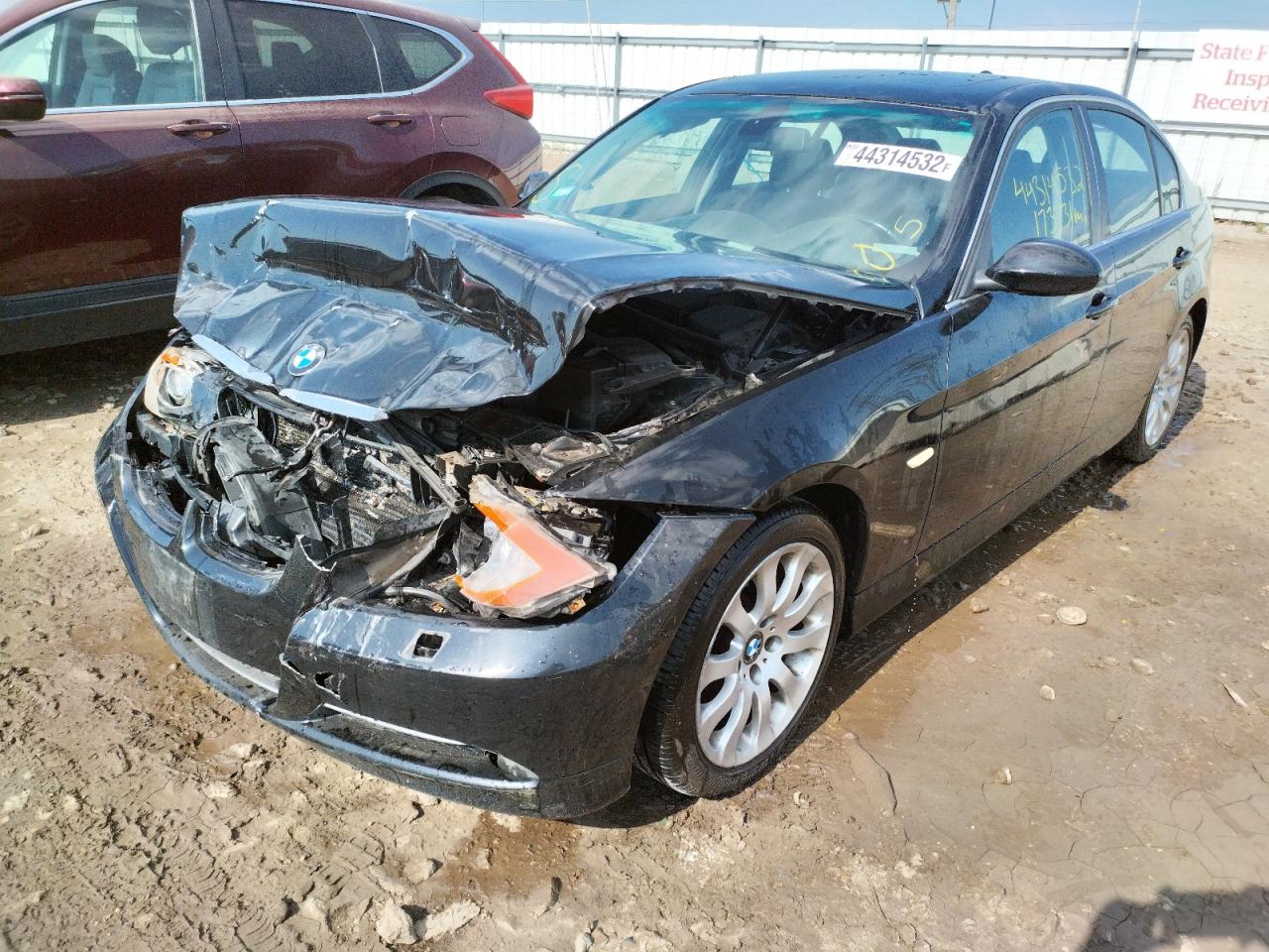 Photo 2 from auction – 2006 BMW 330 XI with VIN WBAVD33596KV60192