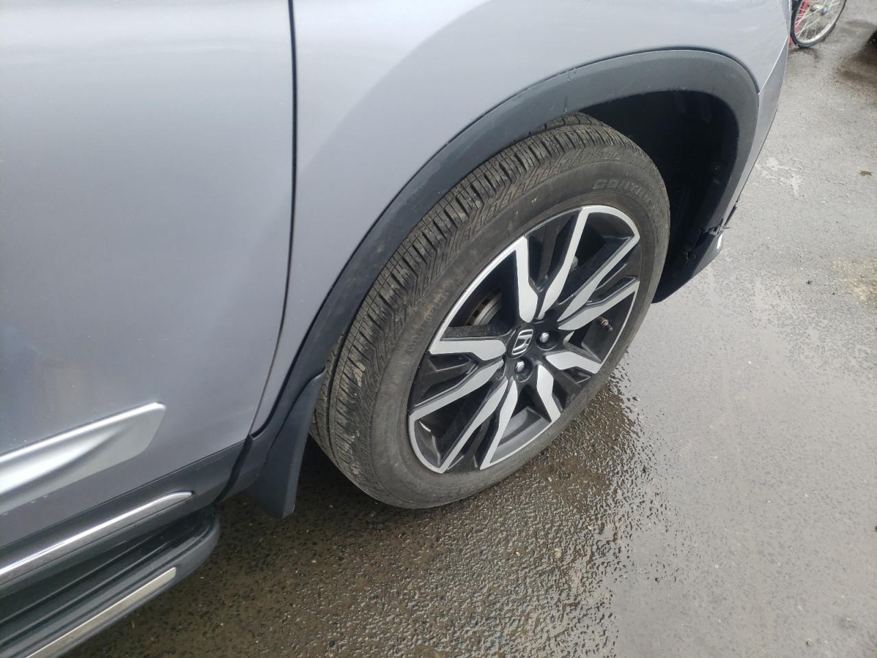 Photo 9 from auction – 2019 HONDA PILOT ELIT with VIN 5FNYF6H06KB024283