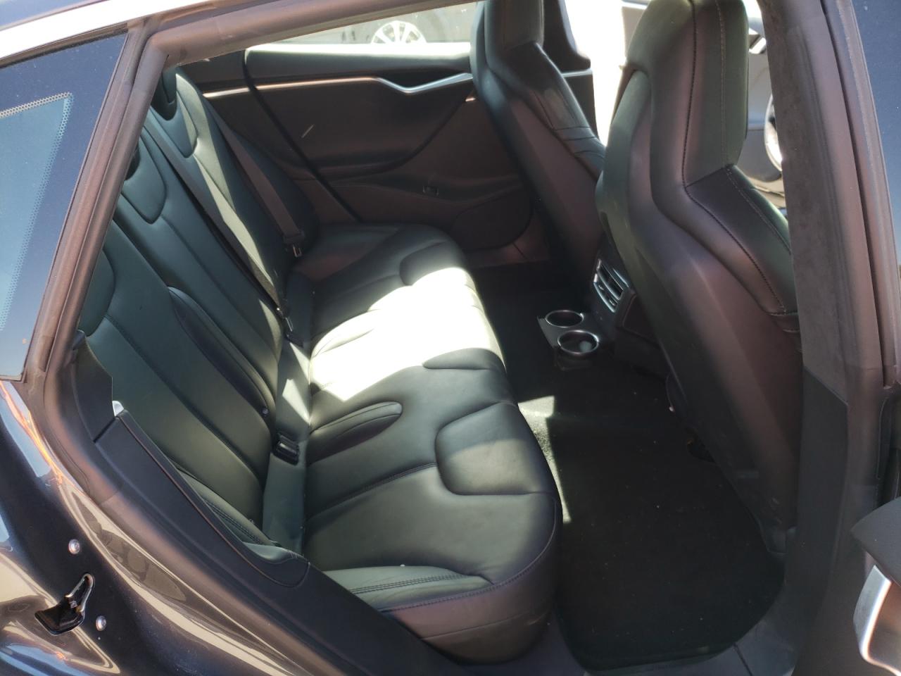 Photo 6 from auction – 2016 TESLA MODEL S with VIN 5YJSA1E13GF176226