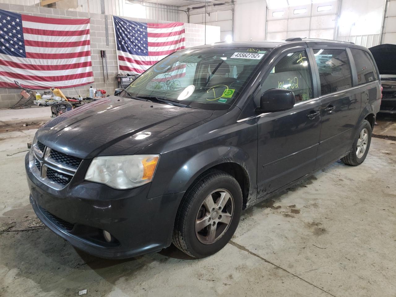 Photo 2 from auction – 2011 DODGE GRAND CARA with VIN 2D4RN5DG7BR699605