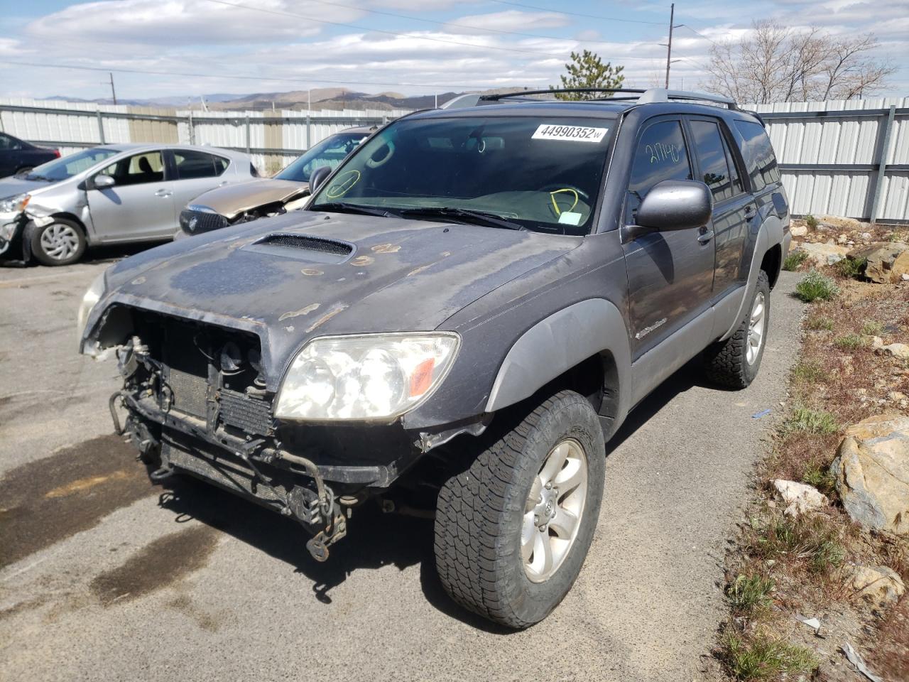 Photo 2 from auction – 2003 TOYOTA 4RUNNER SR with VIN JTEBT14R830006479