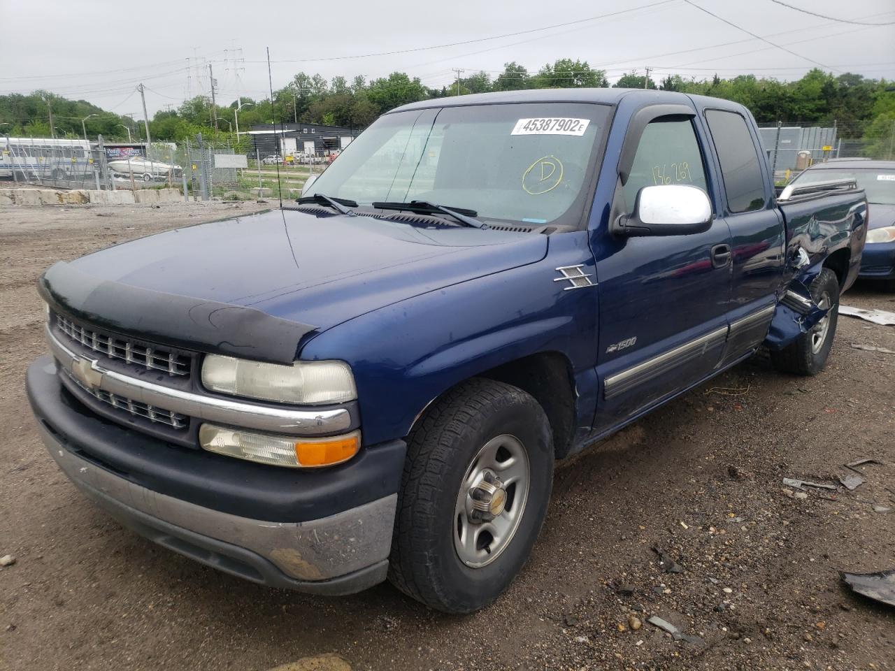 Photo 2 from auction – 2001 CHEVROLET SILVERADO with VIN 2GCEC19W511321676