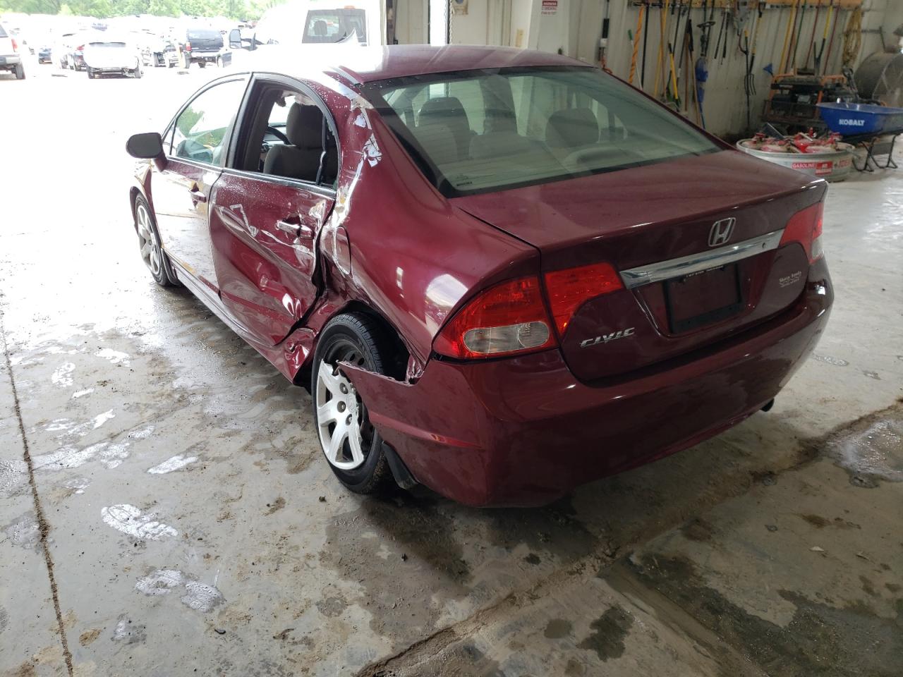 Photo 3 from auction – 2010 HONDA CIVIC LX with VIN 19XFA1F51AE018502