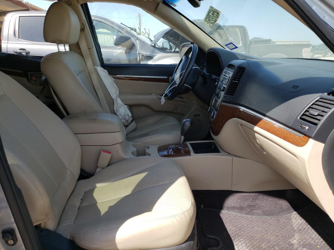 Photo 5 from auction – 2008 HYUNDAI SANTA FE S with VIN 5NMSH13E58H200060