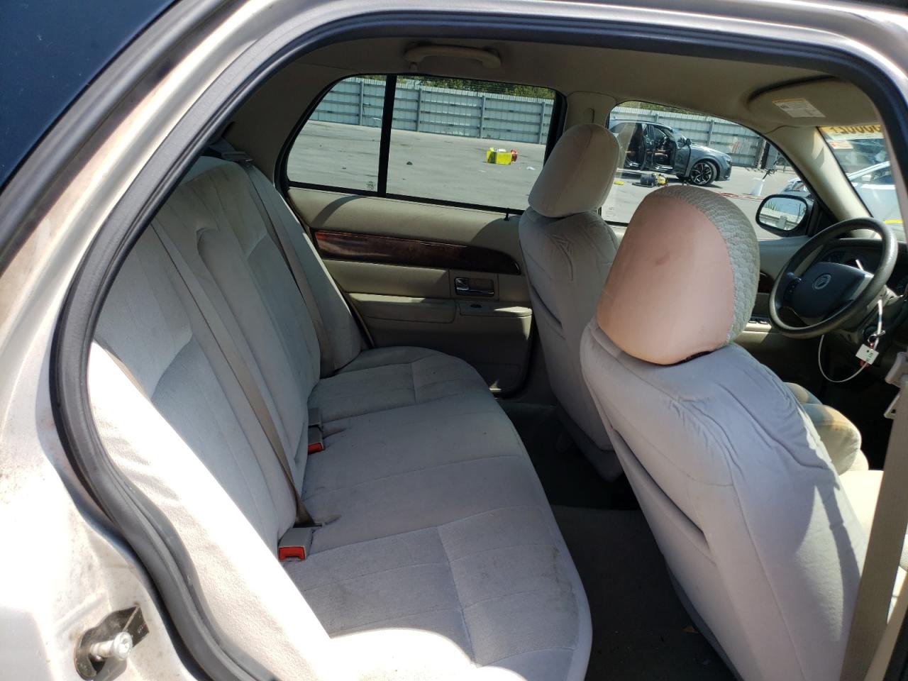 Photo 6 from auction – 2006 MERCURY GRAND MARQ with VIN 2MEFM74V86X646960